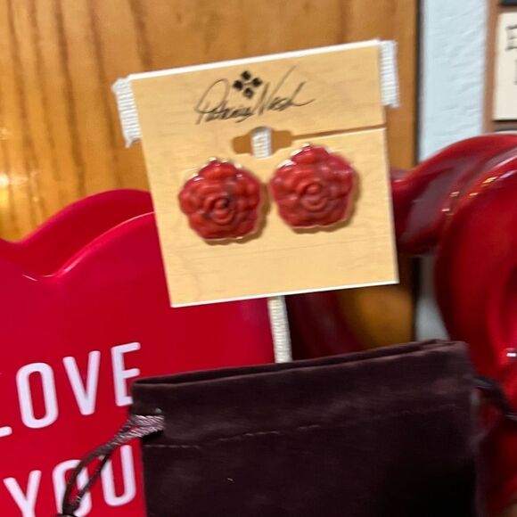 NWT Comes With Storage Pouch and Gift 🎁 Patricia Nash Red Rose Stud Earrings - Picture 2 of 4